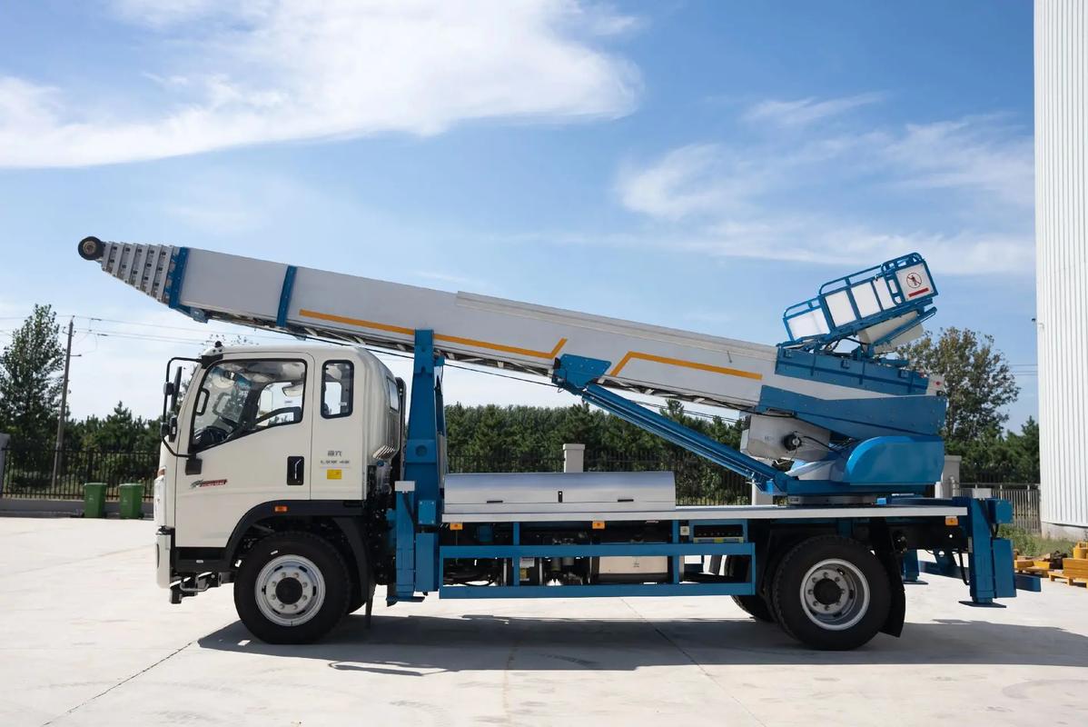 无锡滨湖云梯上料车租赁费用