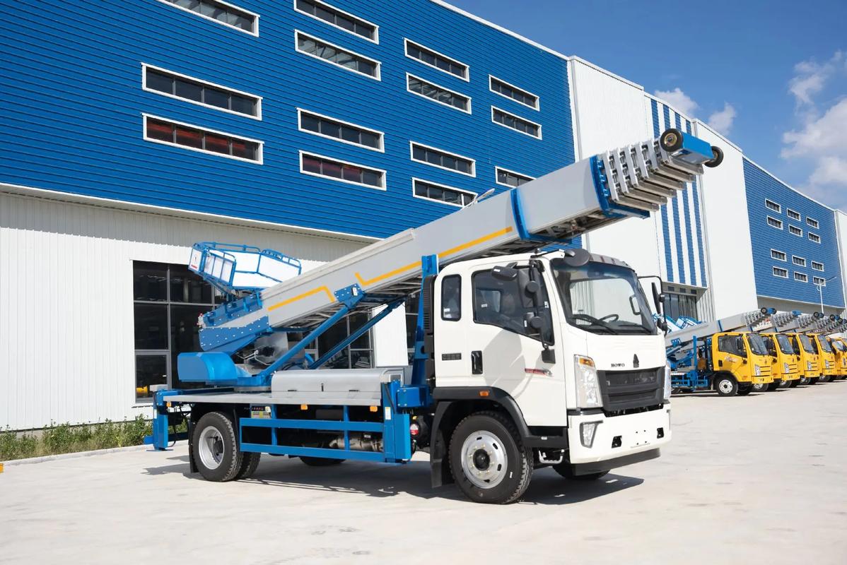 无锡滨湖出租云梯车高空作业车 建筑垃圾搬运